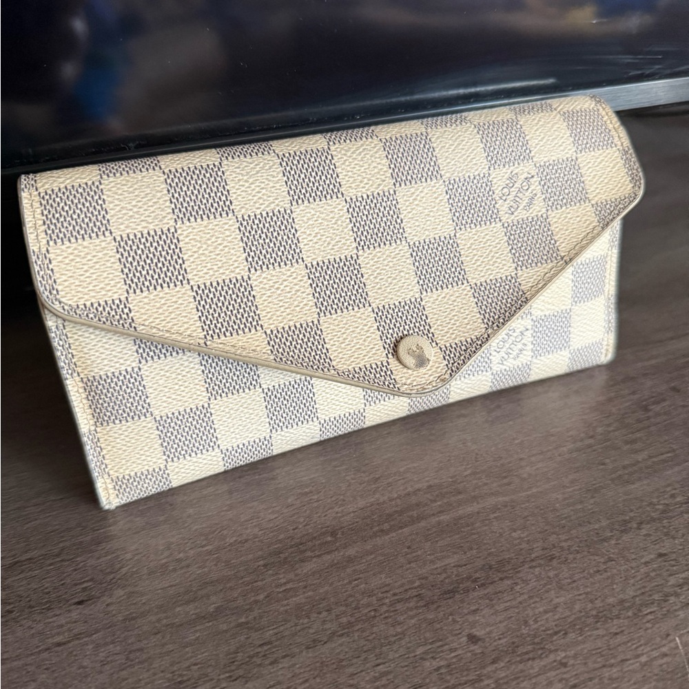 Louis Vuitton Josephine wallet